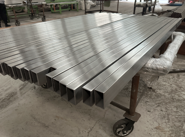 安庆新能源汽车用不锈钢方管 现货